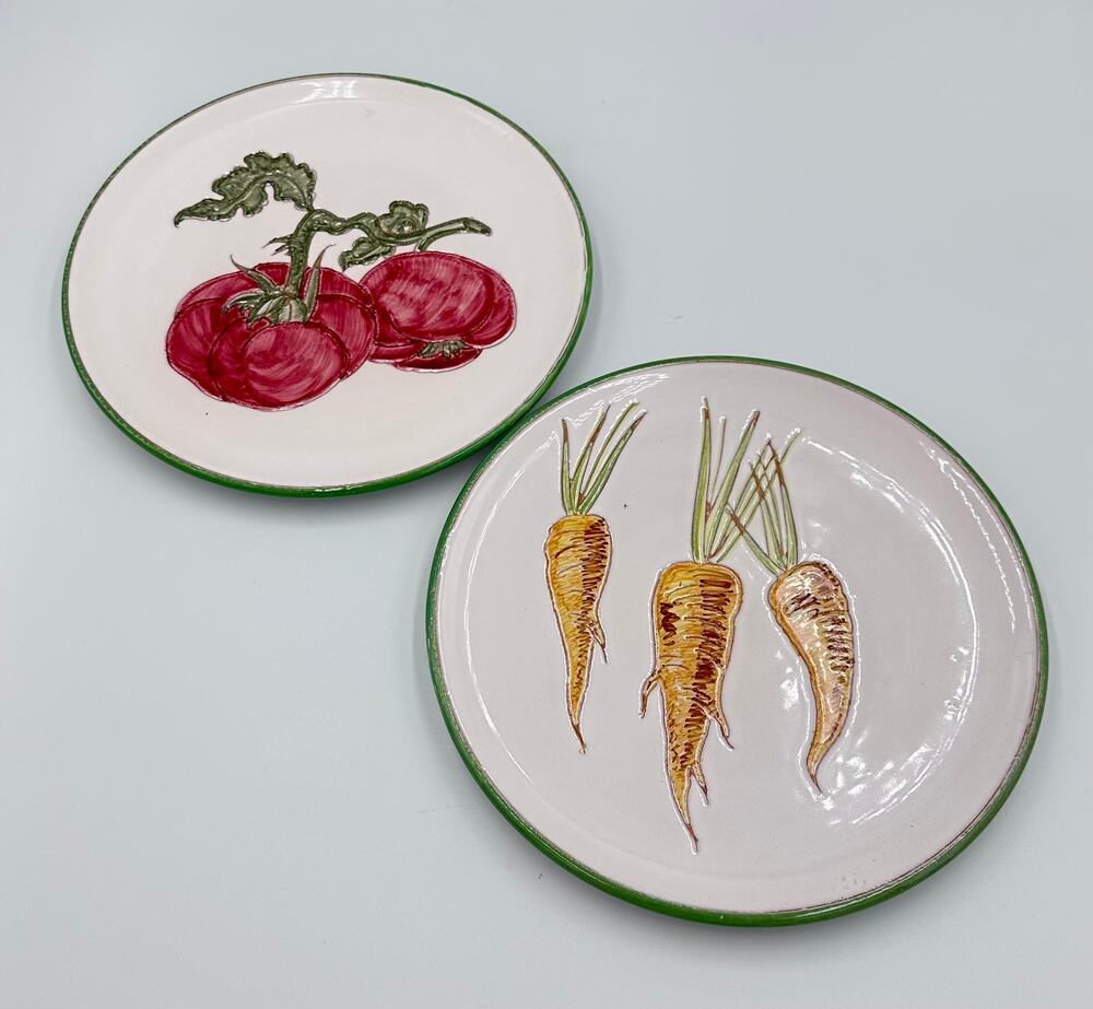 Italian Majolica N.708 Vintage 8" Serving Plates Hand Painted Pottery 2pc Set